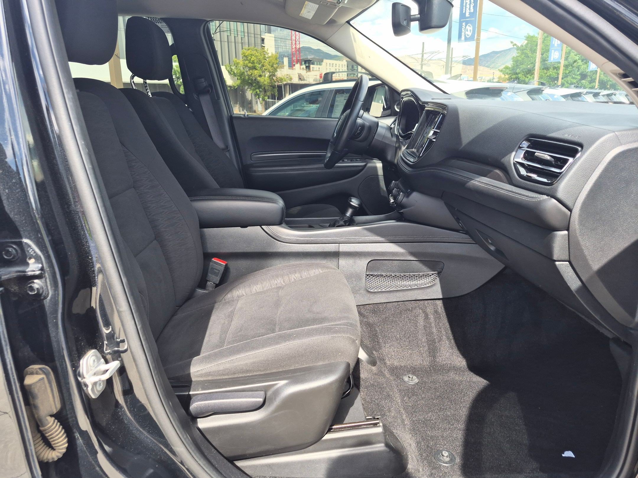 Used 2022 Dodge Durango SXT AWD/4WD image 31