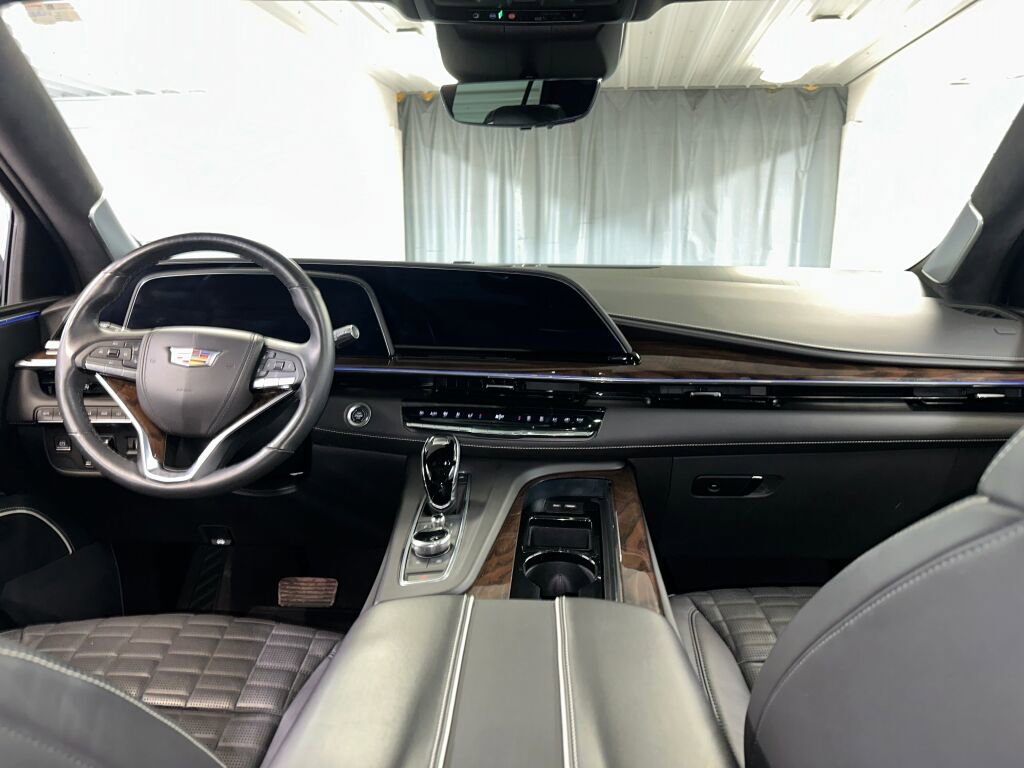 Certified 2023 Cadillac Escalade Sport Platinum w/ LPO, ONYX Package image 37