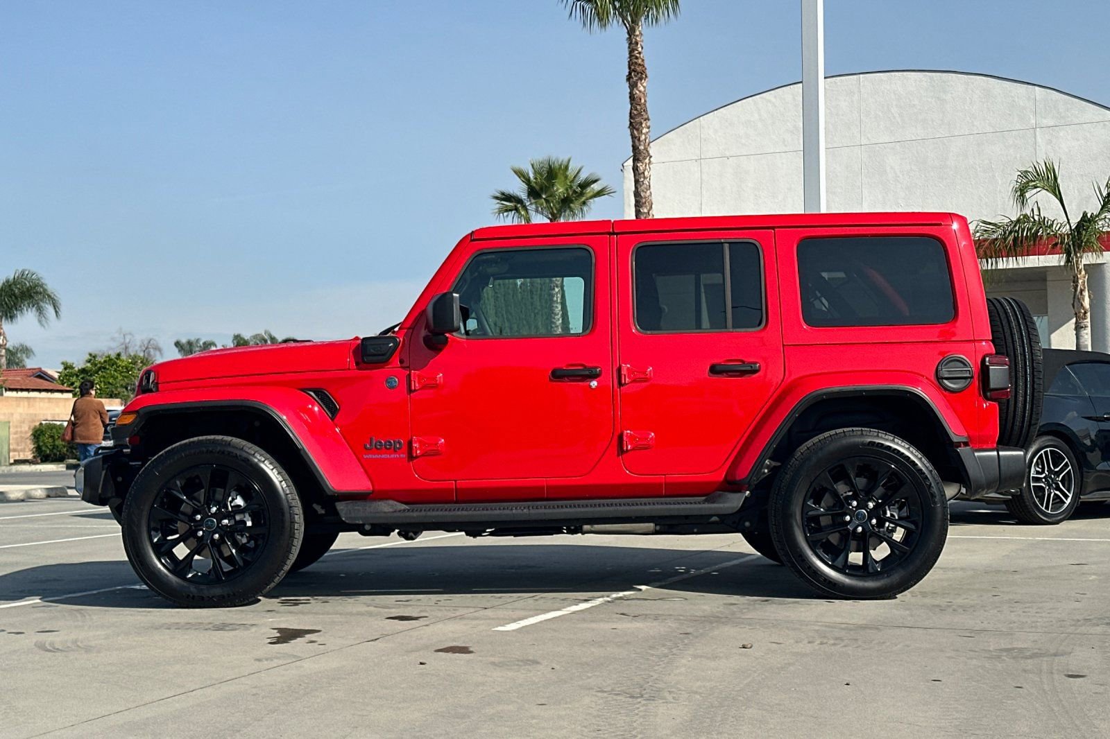 Used 2025 Jeep Wrangler Unlimited Sahara image 3
