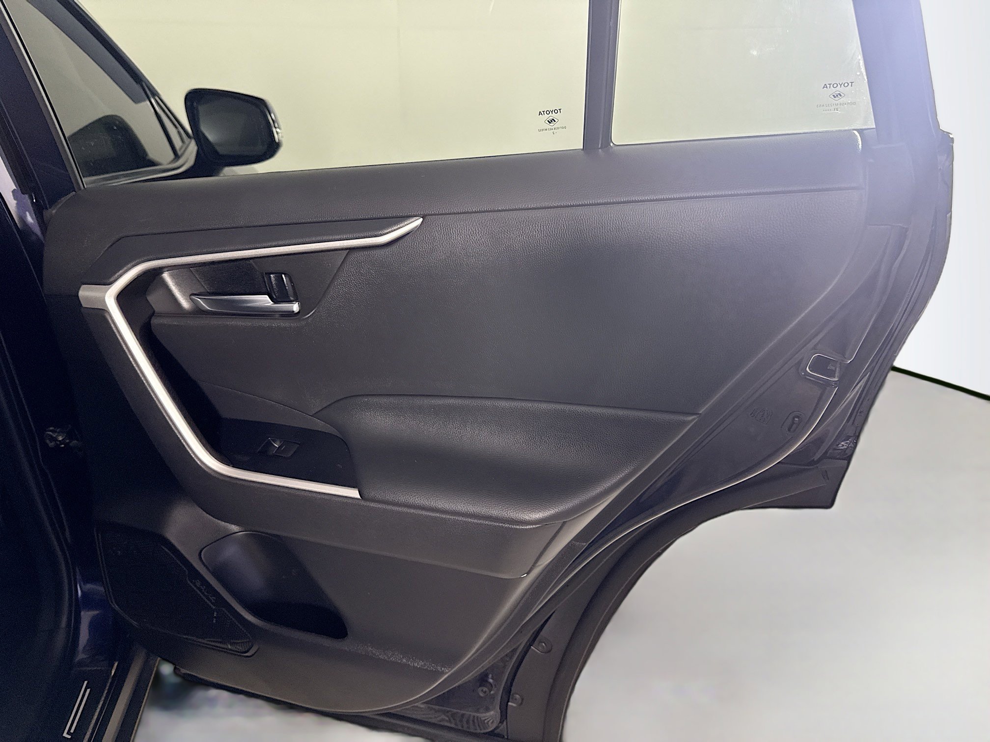 Used 2022 Toyota RAV4 XLE w/ Convenience Package image 28