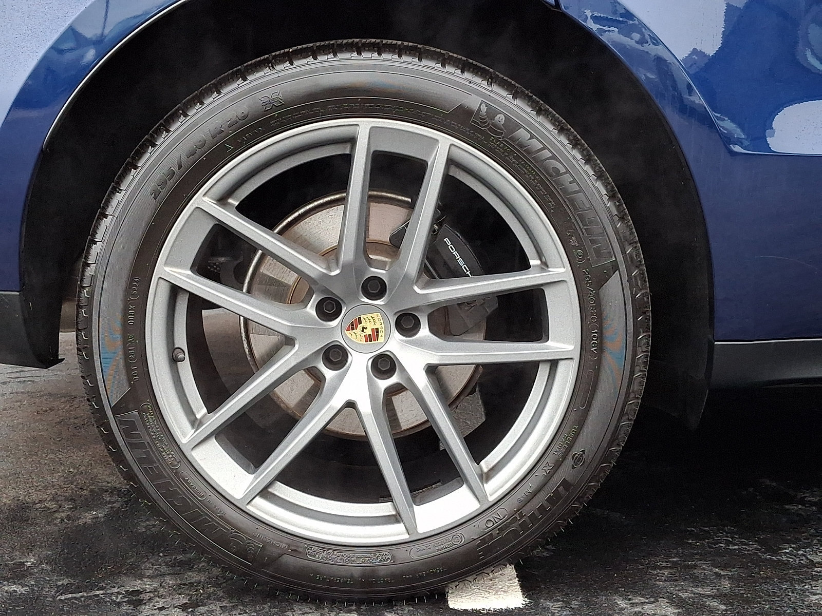 Certified 2025 Porsche Macan AWD/4WD image 13