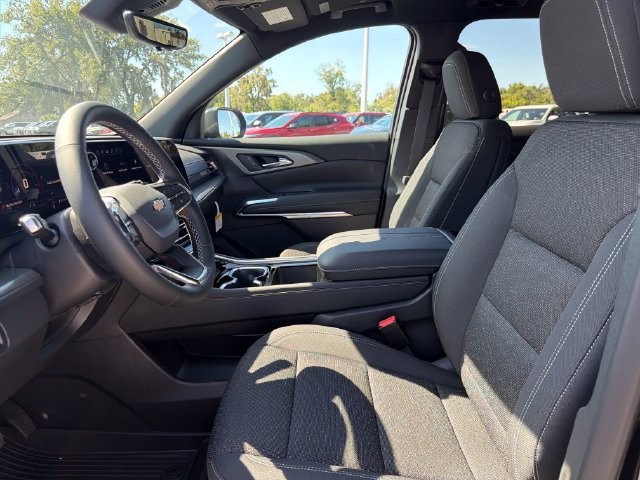 New 2027 Chevrolet Traverse LT w/ Sun and Wheel Package FWD image 17