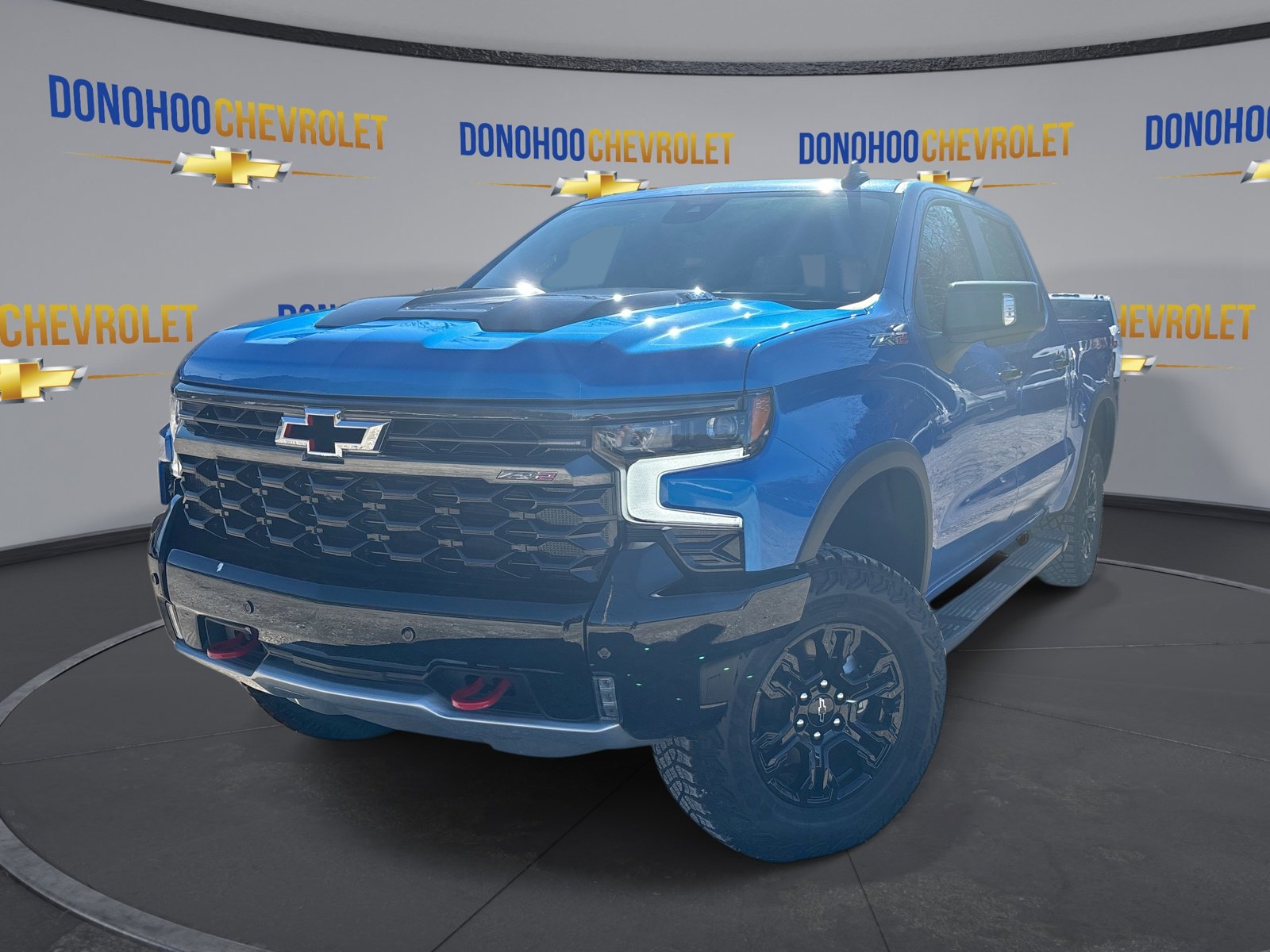 Used 2025 Chevrolet Silverado 1500 ZR2 w/ Technology Package image 4