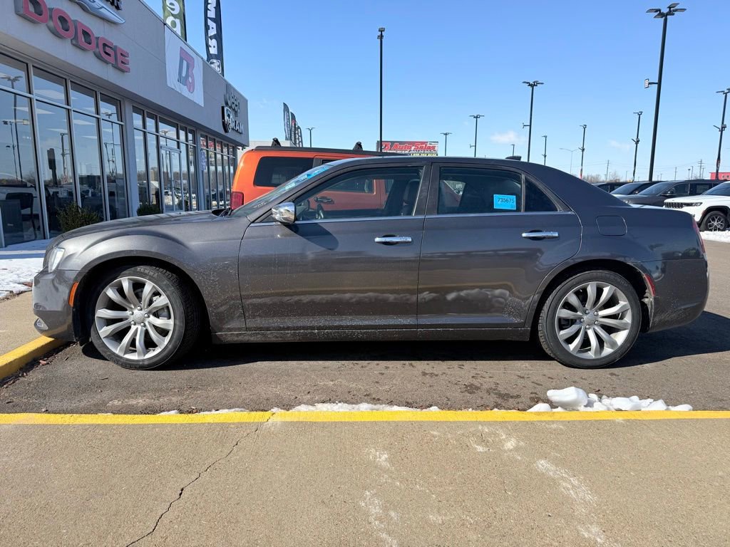 Used 2019 Chrysler 300 Limited image 3