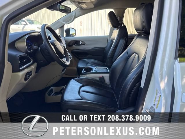Used 2023 Chrysler Pacifica Touring-L FWD image 23