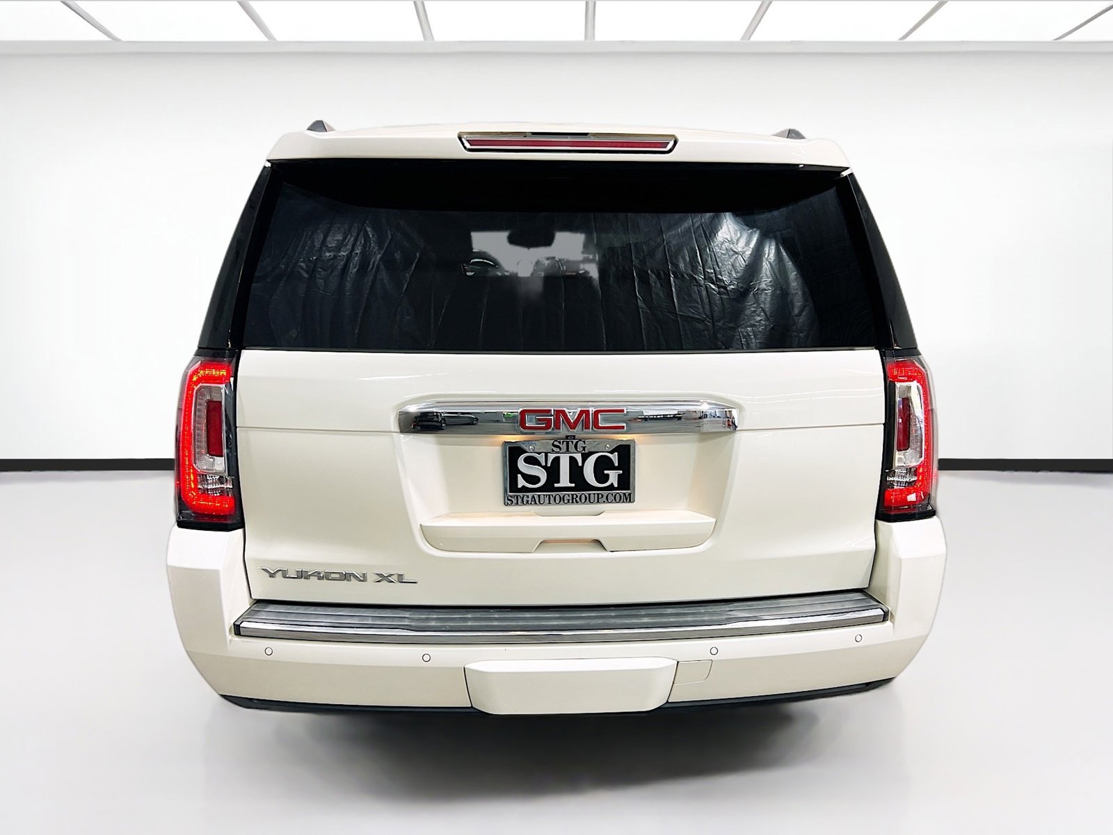 Used 2015 GMC Yukon XL Denali image 5