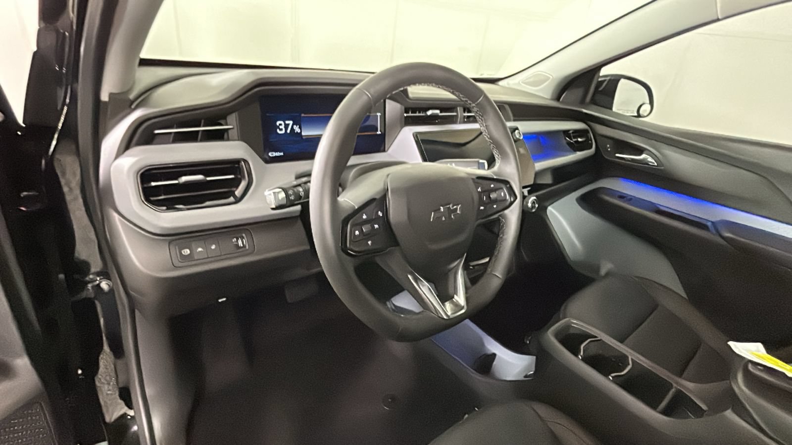 Used 2027 Chevrolet Bolt RS FWD image 15