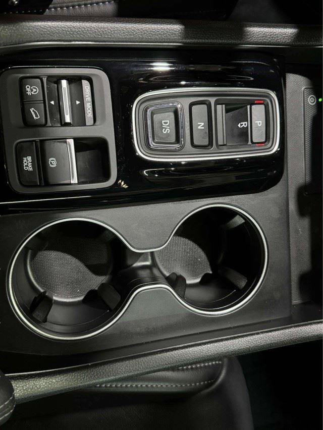 Used 2025 Honda Pilot EX-L image 31
