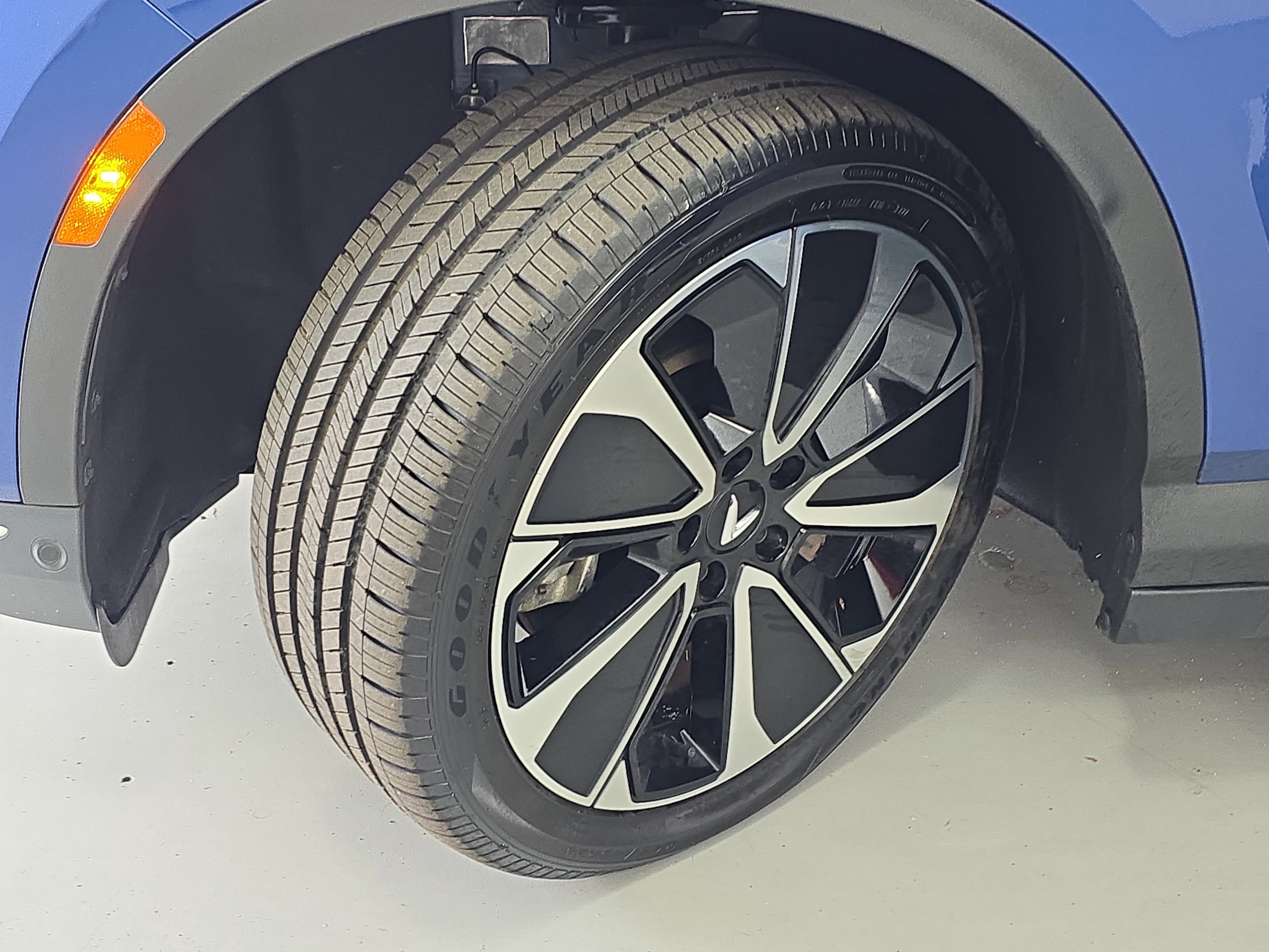 New 2025 VinFast VF 8 Plus image 28