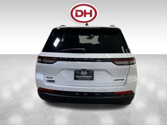 Used 2024 Jeep Grand Cherokee Limited w/ Black Appearance Package image 10