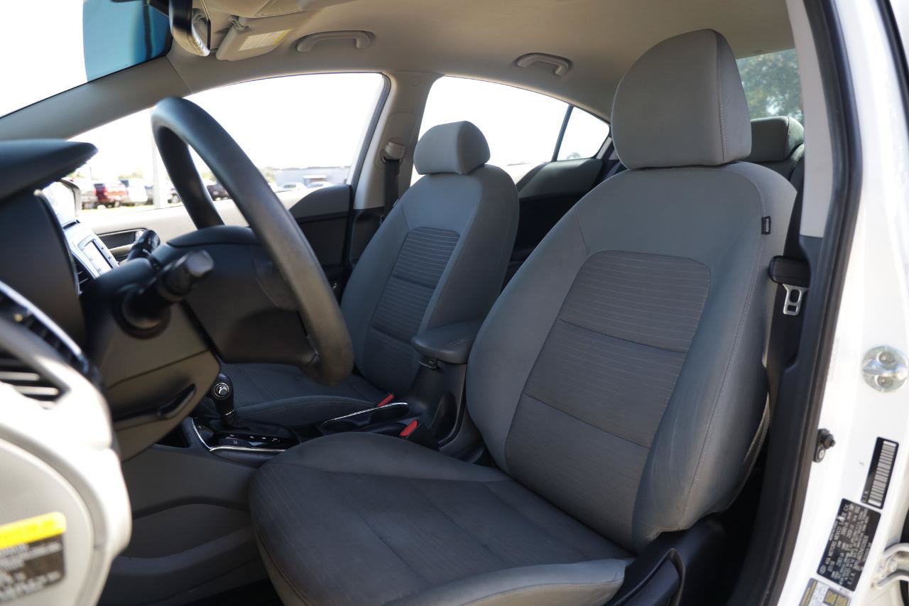 Used 2017 Kia Forte LX w/ LX Popular Package FWD image 6