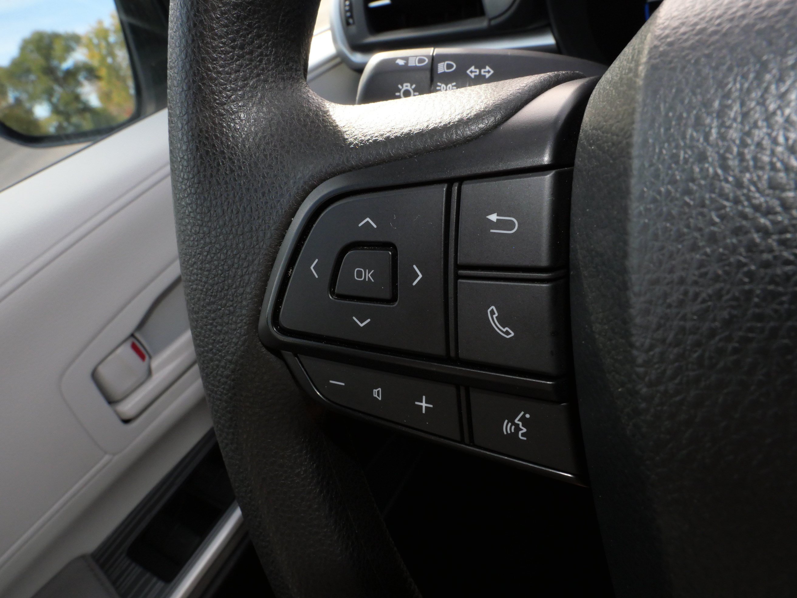 Certified 2025 Toyota Sienna LE AWD/4WD image 34