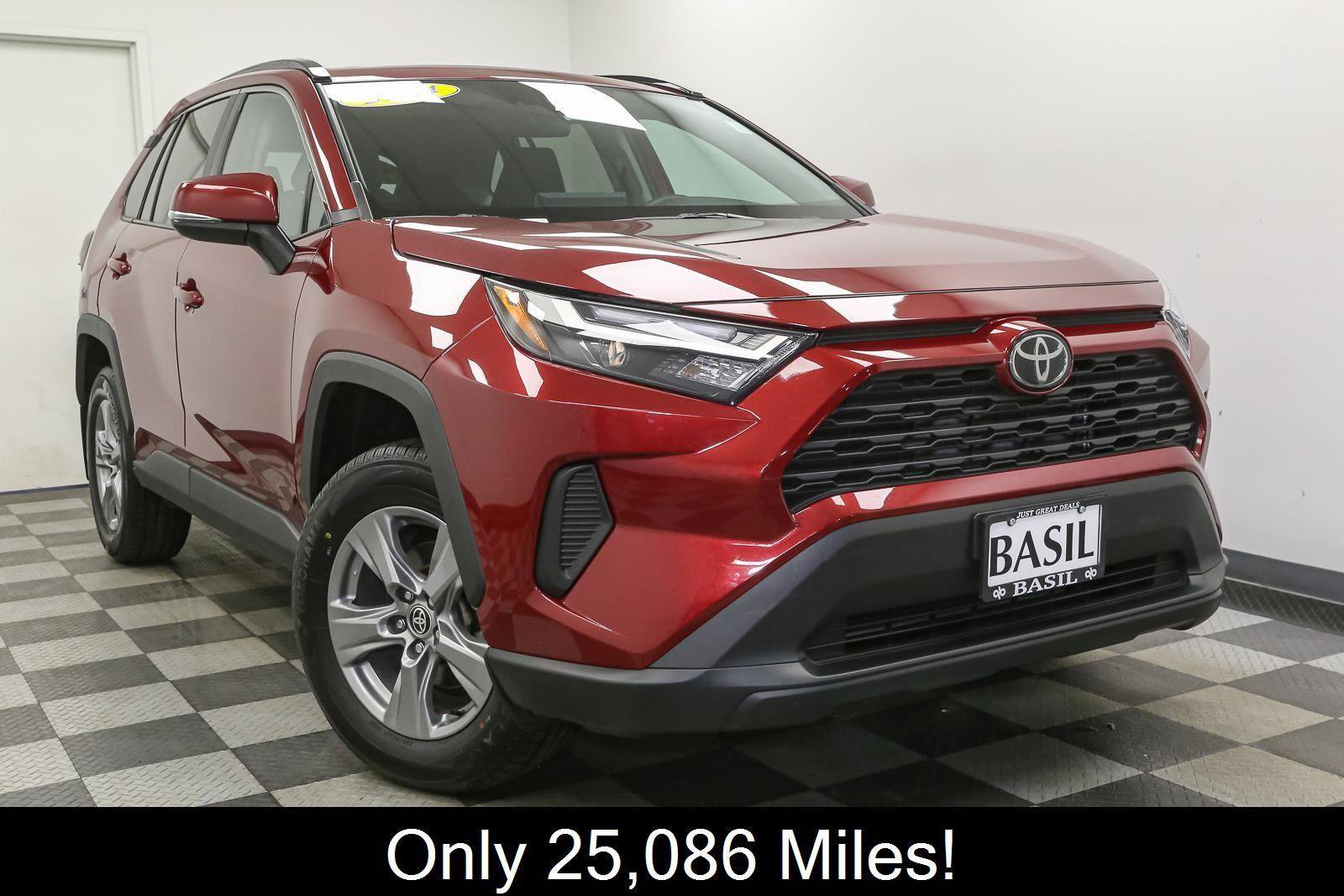 Used 2024 Toyota RAV4 XLE w/ Convenience Package image 2