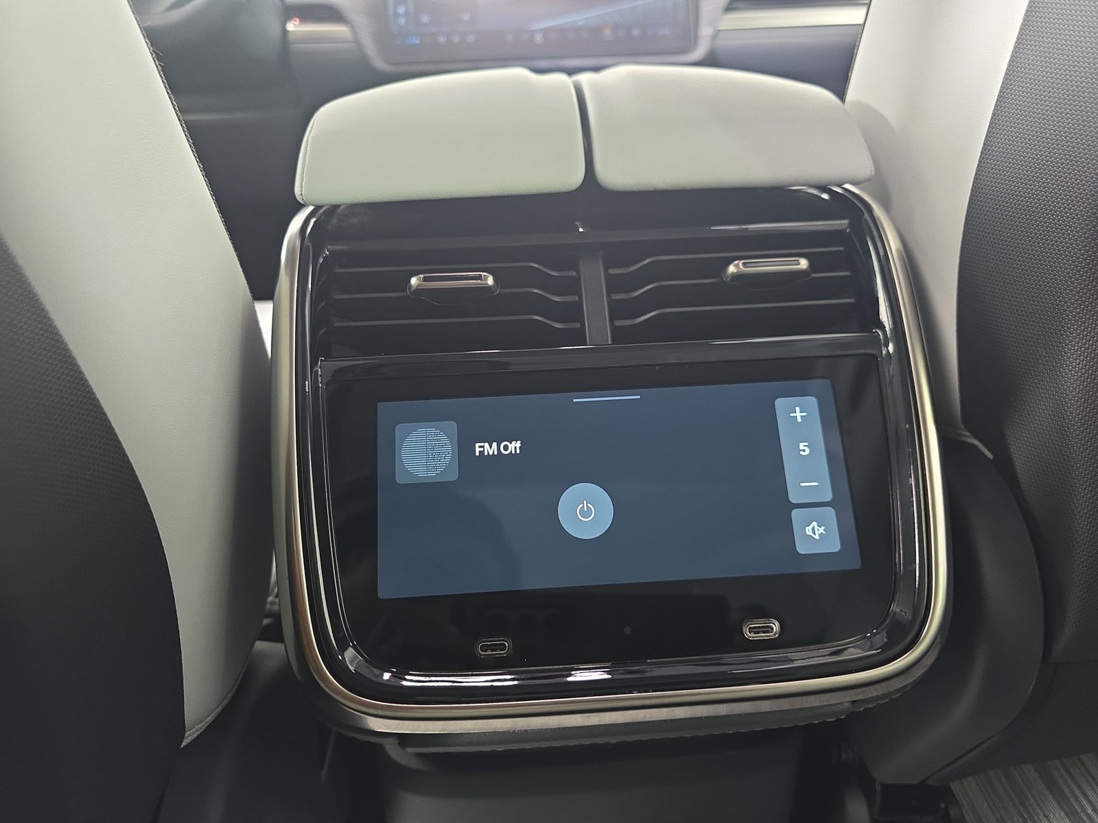 Used 2023 Rivian R1S Adventure Quad AWD/4WD image 28