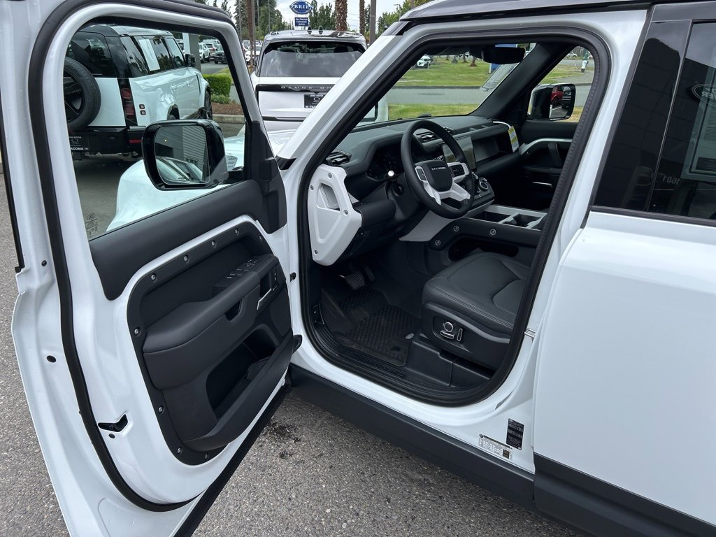 New 2025 Land Rover Defender 130 S image 10