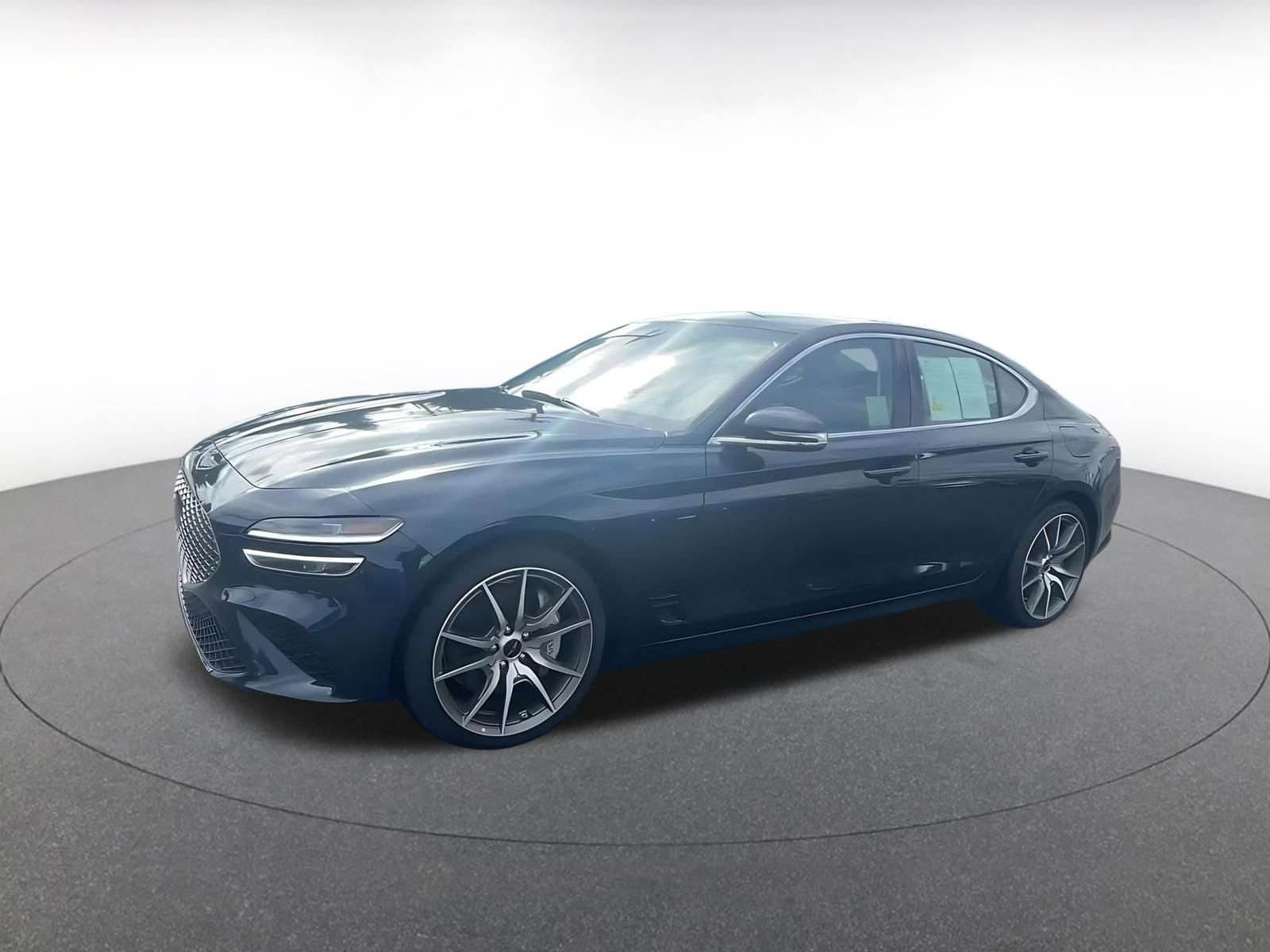 Used 2025 Genesis G70 2.5T image 8