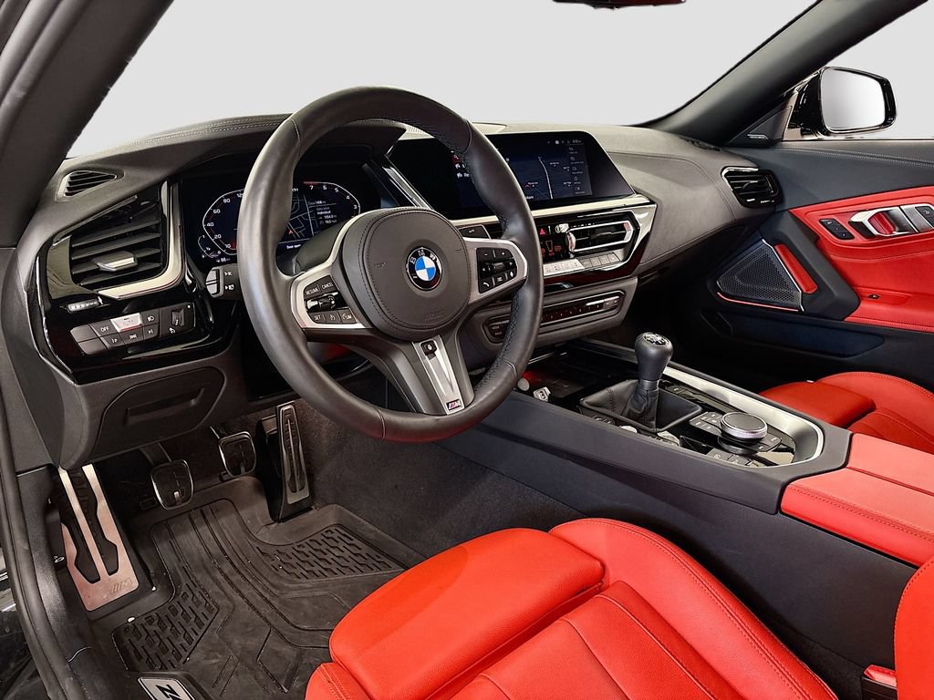 Used 2025 BMW Z4 M40i w/ Edition RWD image 9