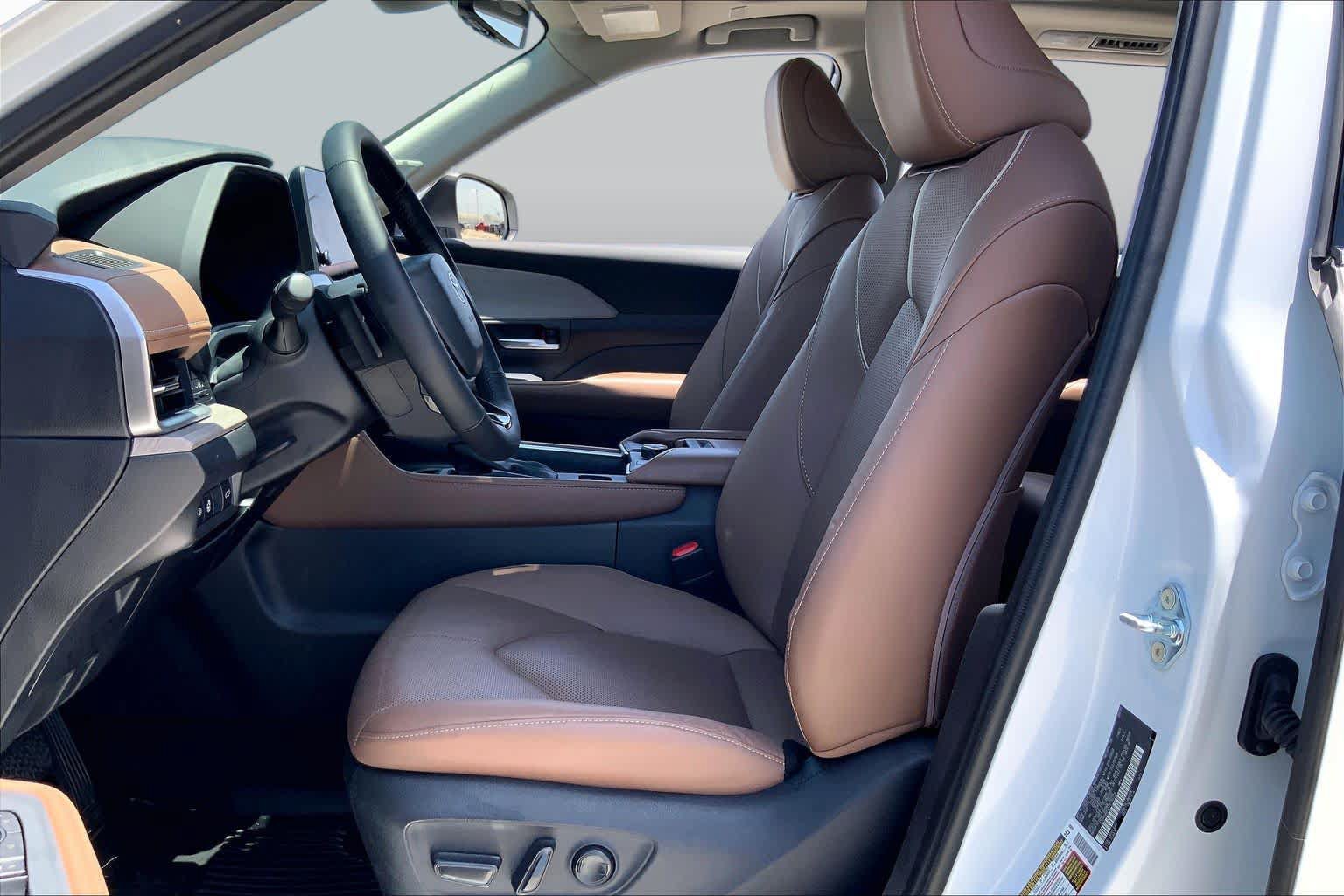 Used 2026 Toyota Grand Highlander AWD image 8