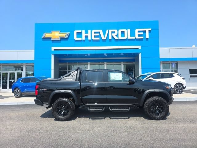 New 2026 Chevrolet Colorado ZR2 w/ Midnight Edition AWD/4WD image 2