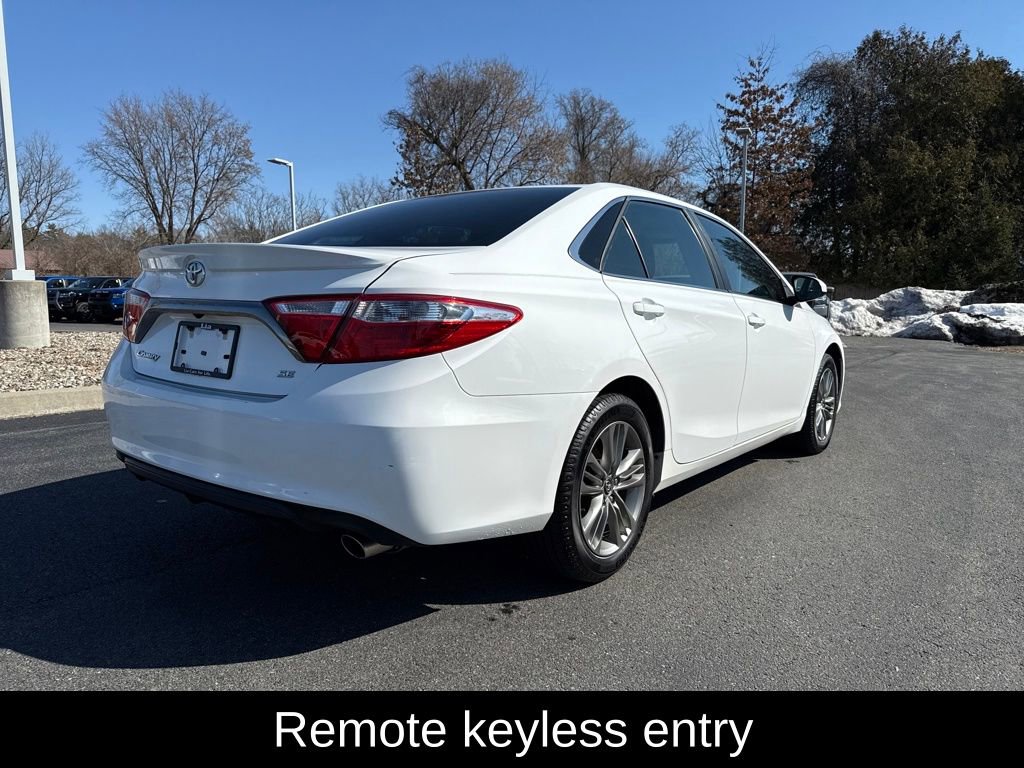 Used 2017 Toyota Camry SE image 7