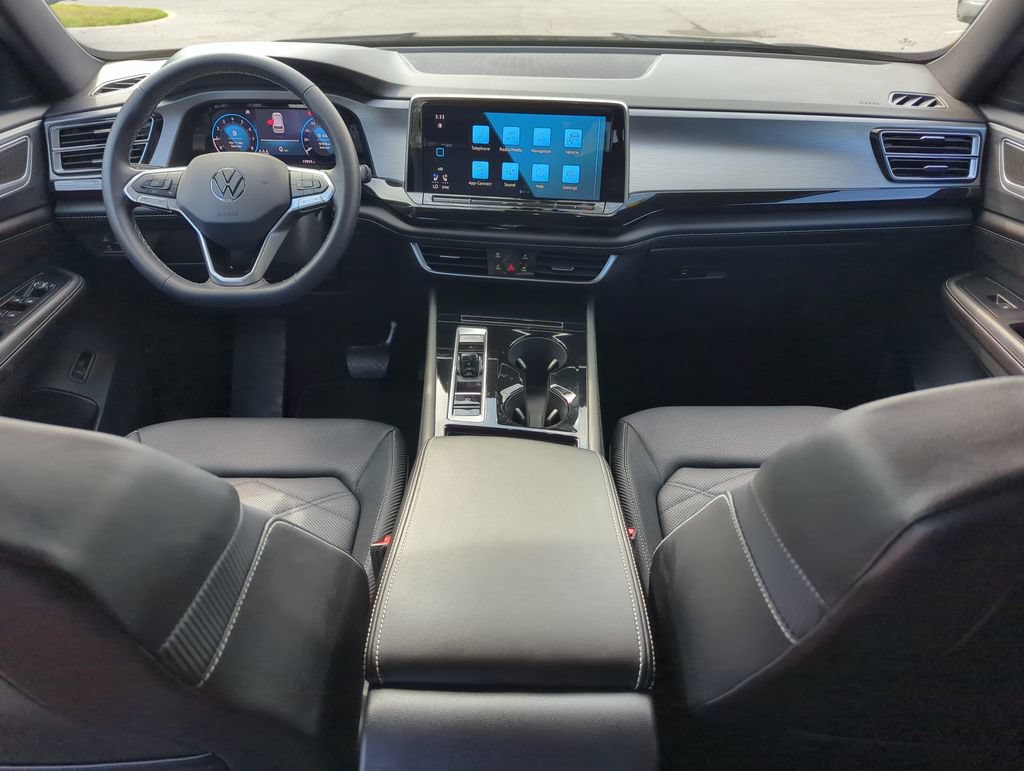 Used 2024 Volkswagen Atlas Cross Sport SE w/ Panoramic Sunroof Package FWD image 14