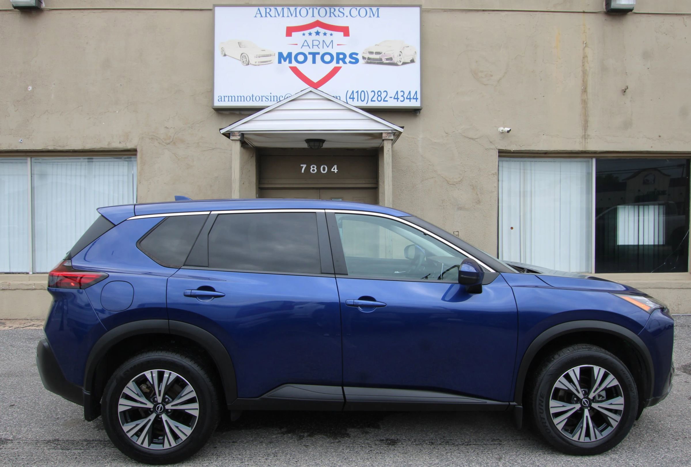 Used 2022 Nissan Rogue SV FWD image 4