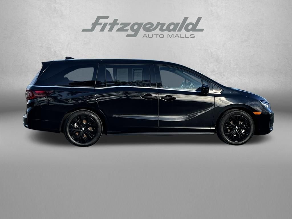 Used 2025 Honda Odyssey Sport-L image 3