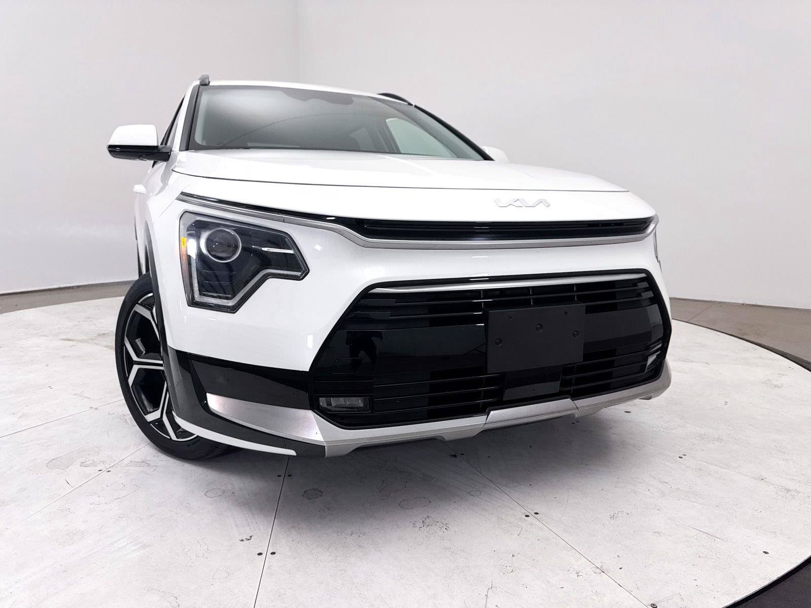 Used 2023 Kia Niro EX Touring FWD image 7