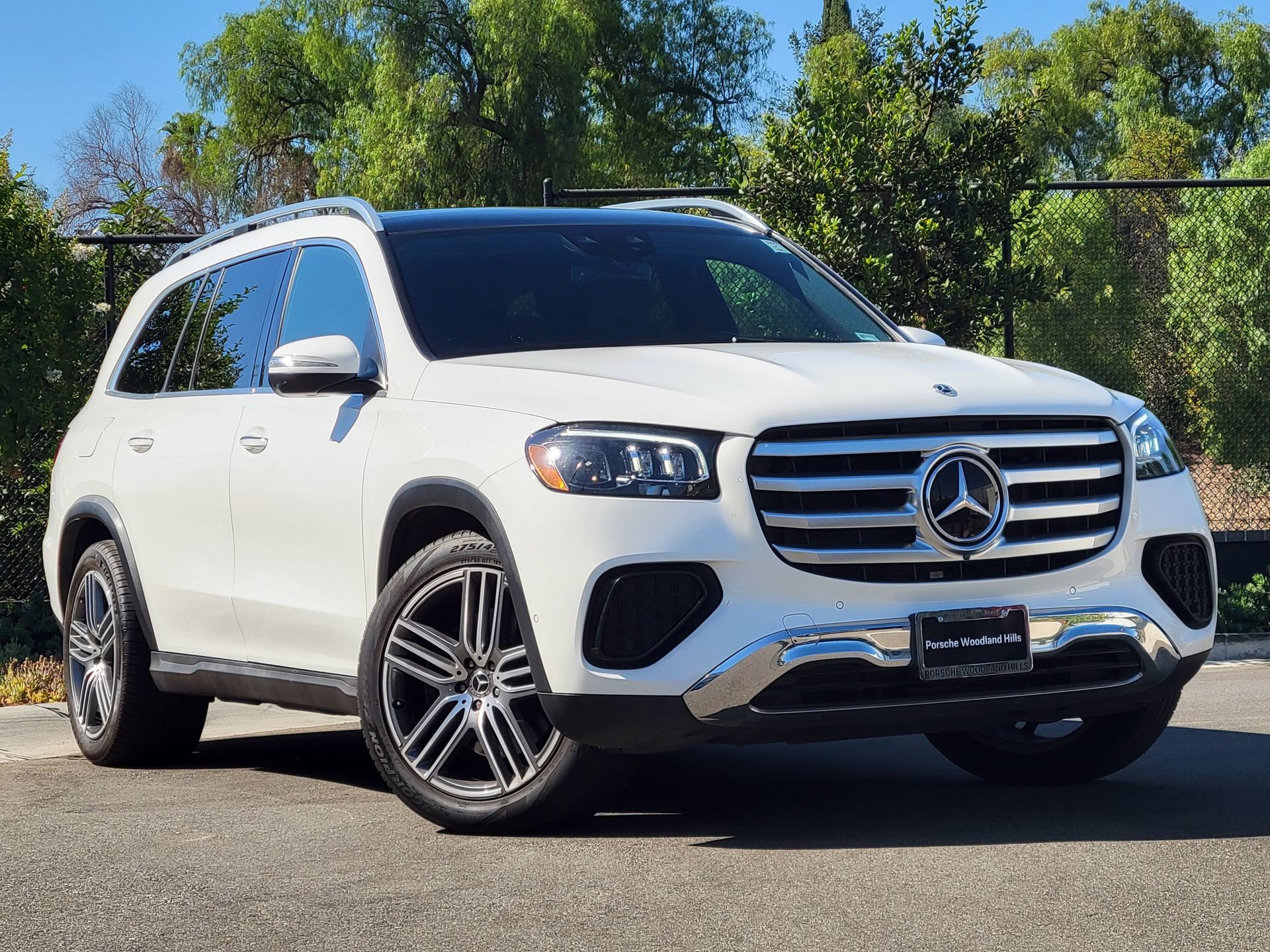Used 2024 Mercedes-Benz GLS 450 4MATIC image 9