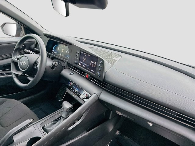 Certified 2026 Hyundai Elantra Sport FWD image 29