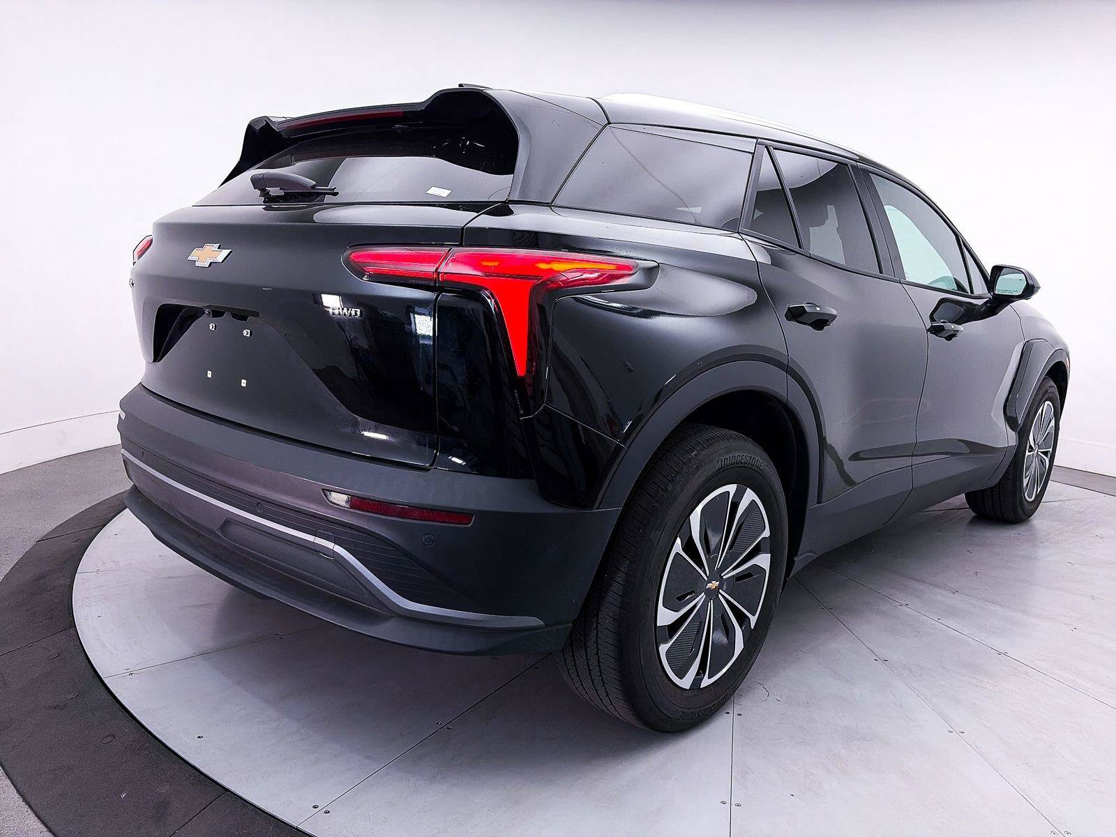 Used 2024 Chevrolet Blazer EV LT AWD/4WD image 16