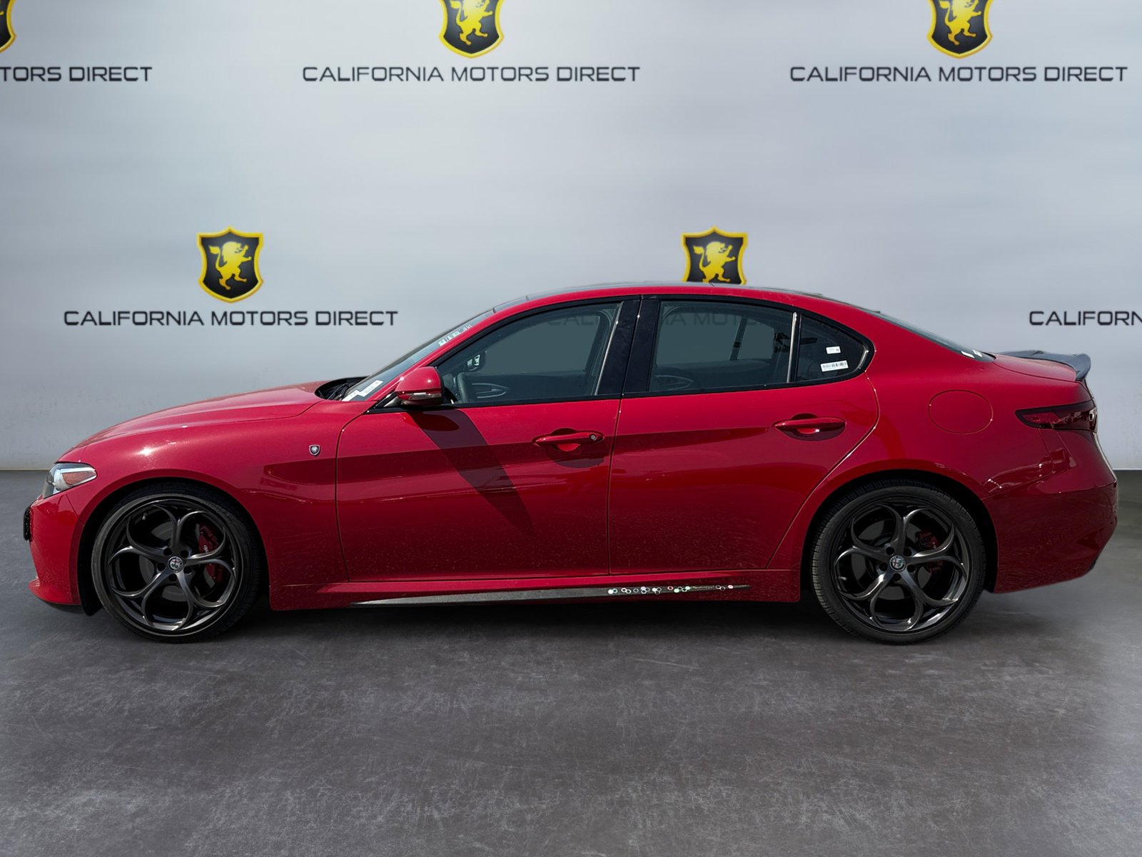 Used 2017 Alfa Romeo Giulia Ti w/ TI 19" Sport Package image 2