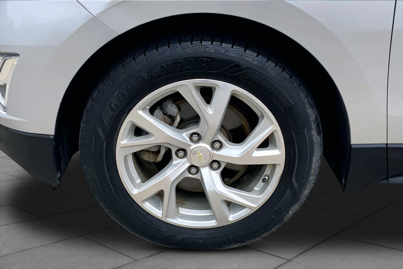 Used 2018 Chevrolet Equinox LT w/ LPO, Protection Package AWD/4WD image 11