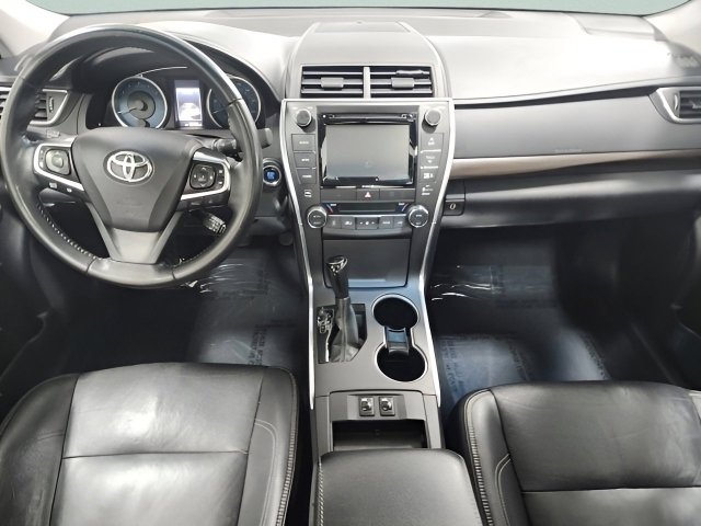 Used 2016 Toyota Camry XLE w/ Advanced Technology Package image 2