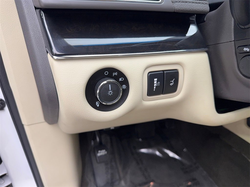 Used 2019 Lincoln MKT AWD image 59