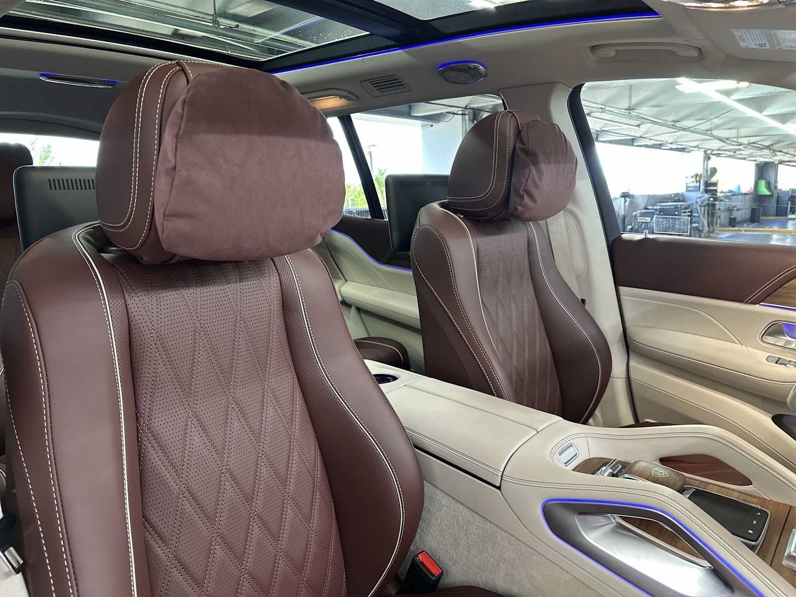Used 2026 Mercedes-Benz Maybach GLS 600 4MATIC image 27