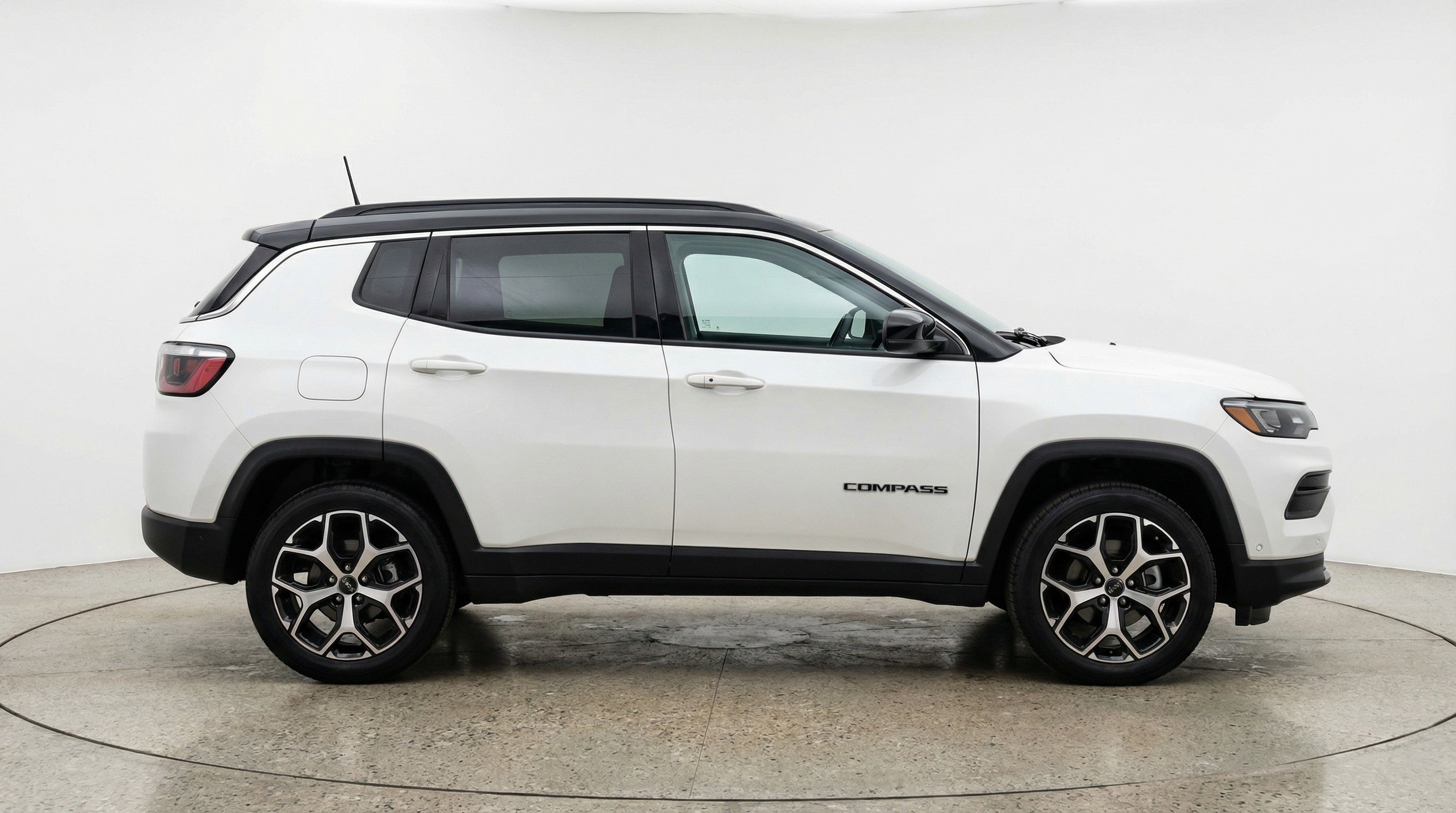 Used 2025 Jeep Compass Limited image 11