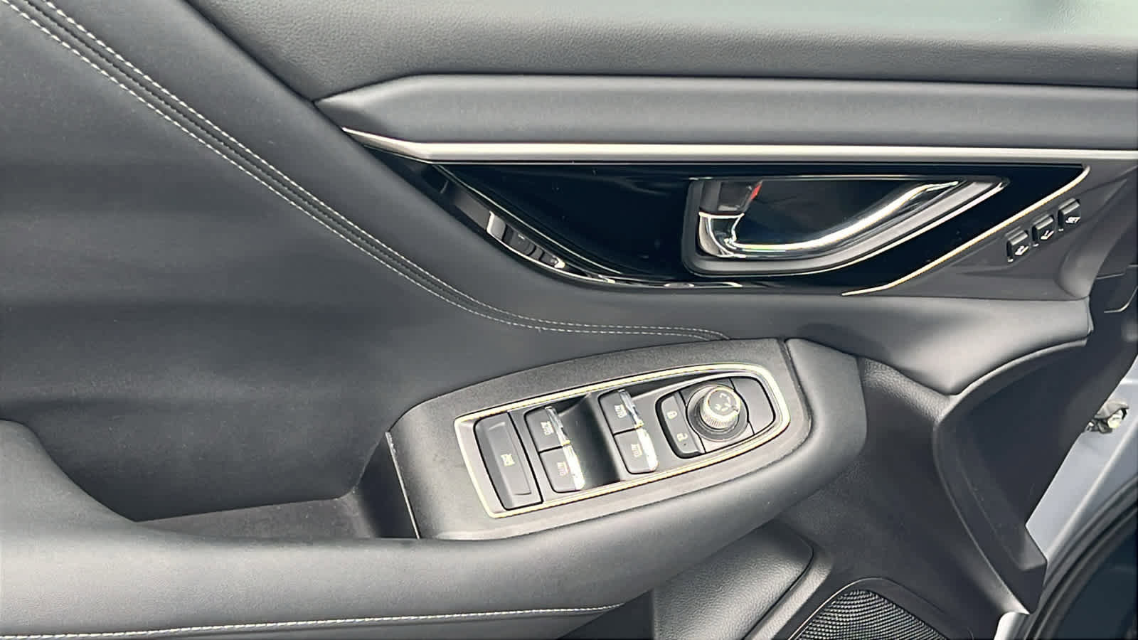 Used 2022 Subaru Outback Limited image 22