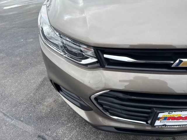 Used 2020 Chevrolet Trax LS w/ Tint and Cruise Package image 39
