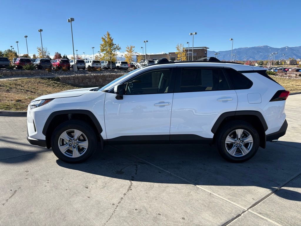 Used 2025 Toyota RAV4 XLE w/ Convenience Package image 4