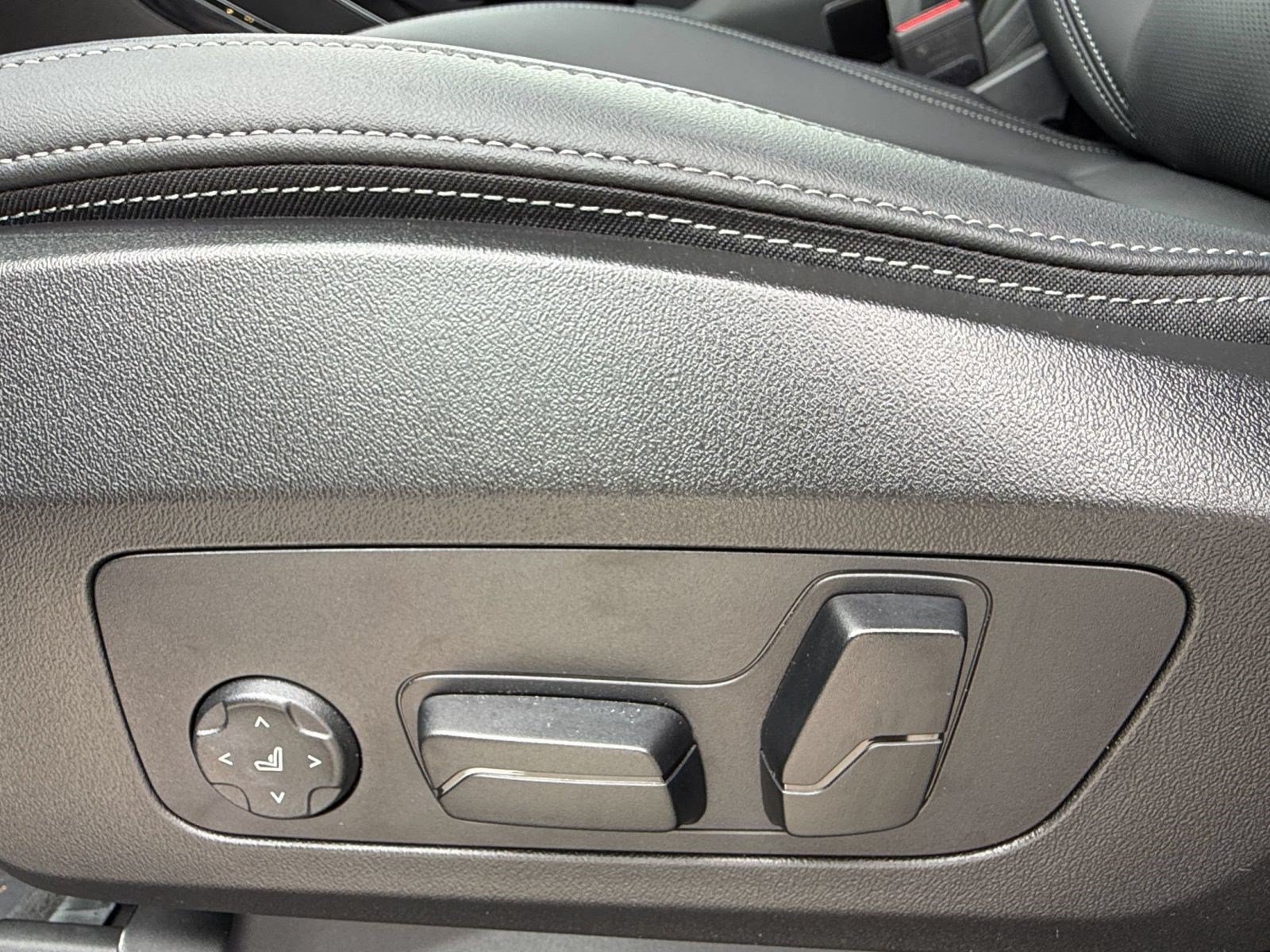 Used 2026 BMW X1 xDrive28i AWD/4WD image 14