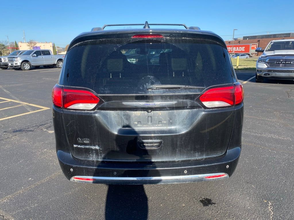 Used 2019 Chrysler Pacifica Limited w/ Advanced Safetytec Group image 8