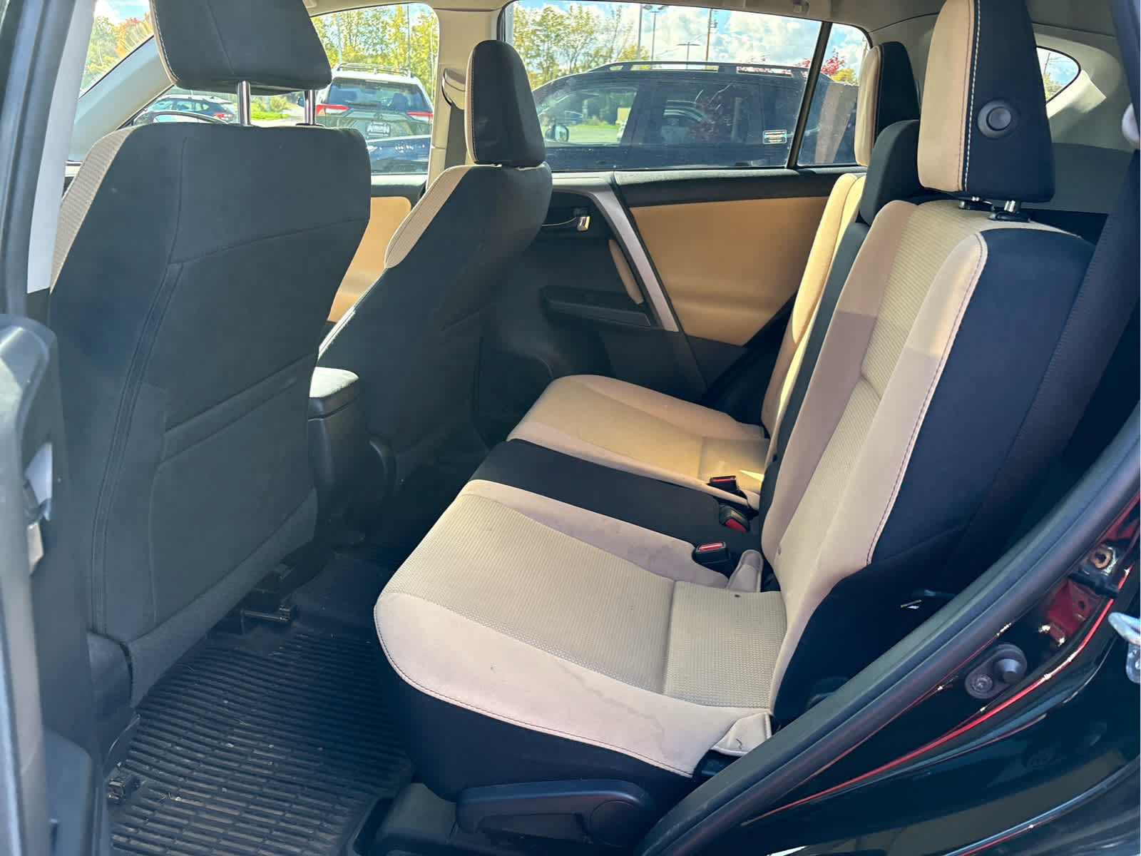 Used 2017 Toyota RAV4 XLE w/ All Weather Liner Package AWD/4WD image 8
