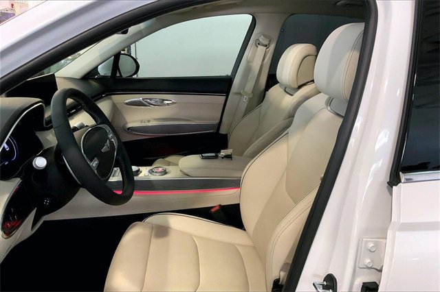Used 2023 Genesis GV70 2.5T w/ Advanced Package image 24