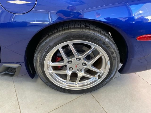 Used 2004 Chevrolet Corvette Z06 w/ Z06 Preferred Equipment Group RWD image 13
