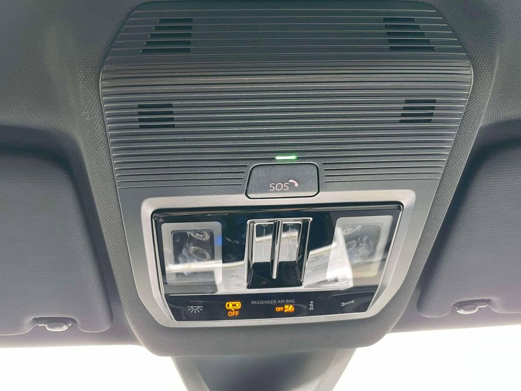 New 2024 Volkswagen Atlas Cross Sport SEL R-Line image 31