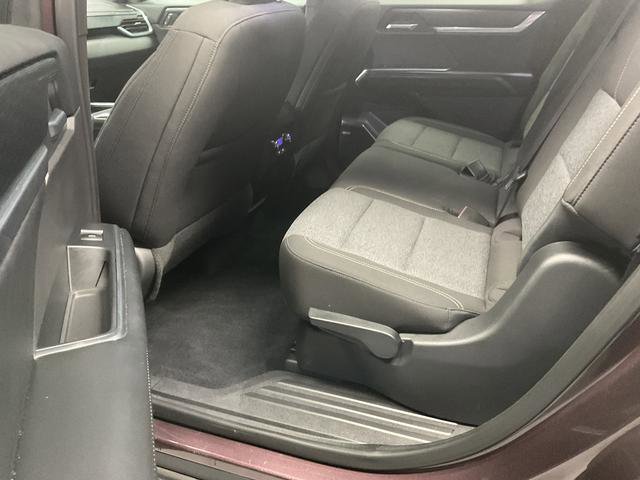 Used 2025 GMC Acadia Elevation image 7