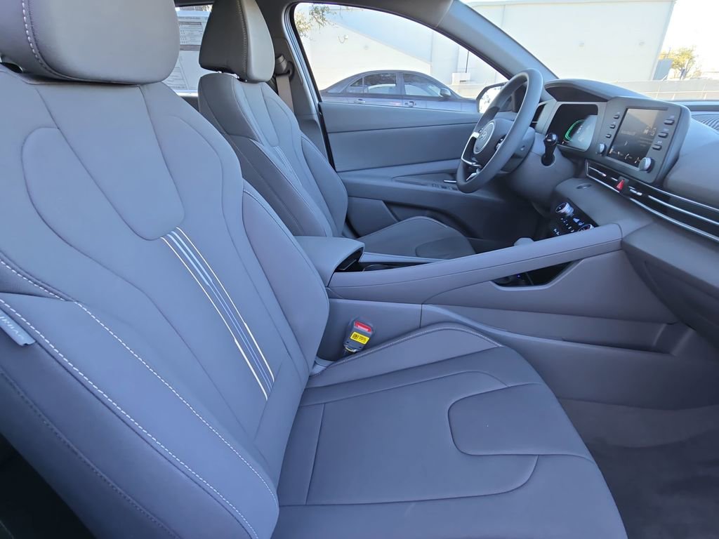 New 2026 Hyundai Elantra Hybrid w/ Cargo Package FWD image 10