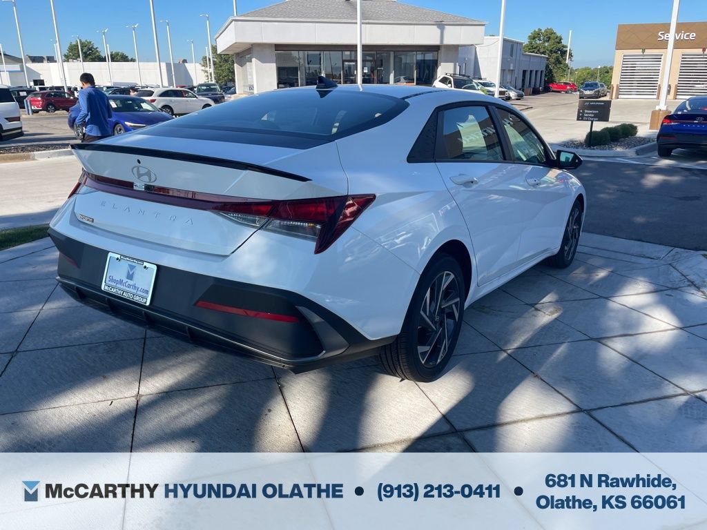 Used 2025 Hyundai Elantra Sport FWD image 14