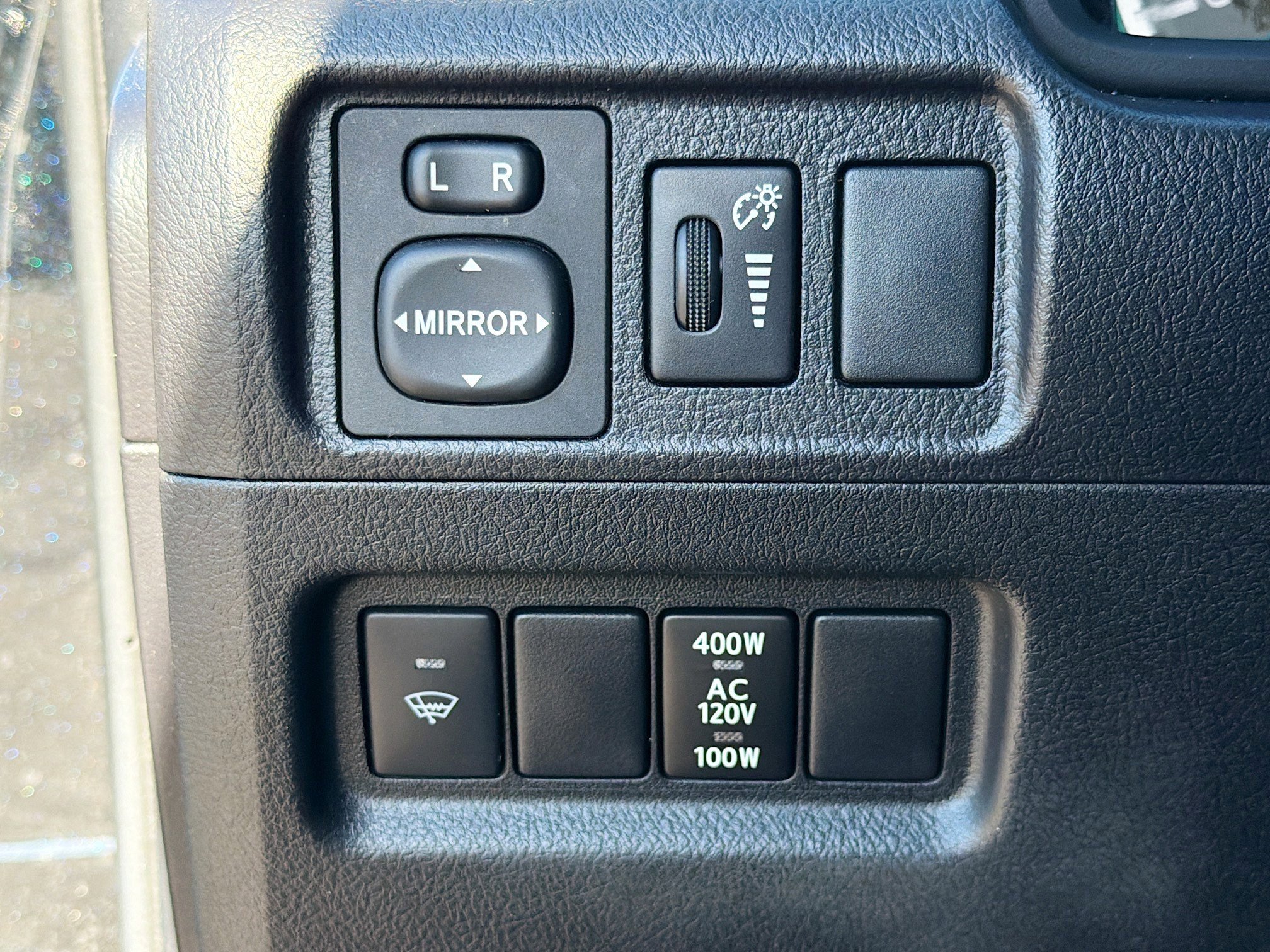 Used 2018 Toyota 4Runner TRD Off-Road Premium w/ Convenience Package AWD/4WD image 32